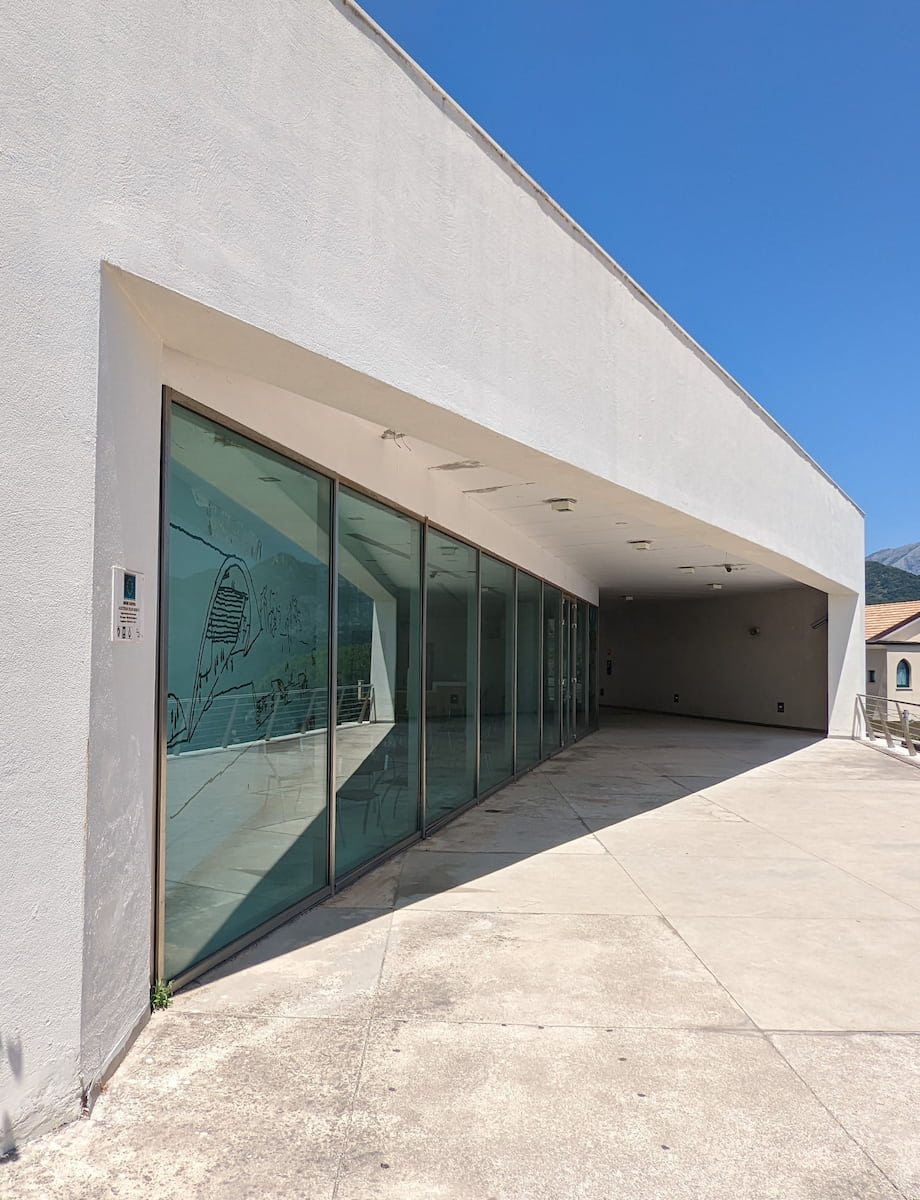 Auditorium Oscar Niemeyer Auditorium Oscar Niemeyer
