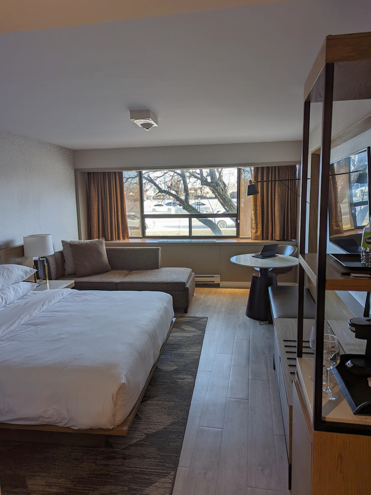 Sheraton Montreal Airport Hotel Sheraton Montreal Airport Hotel