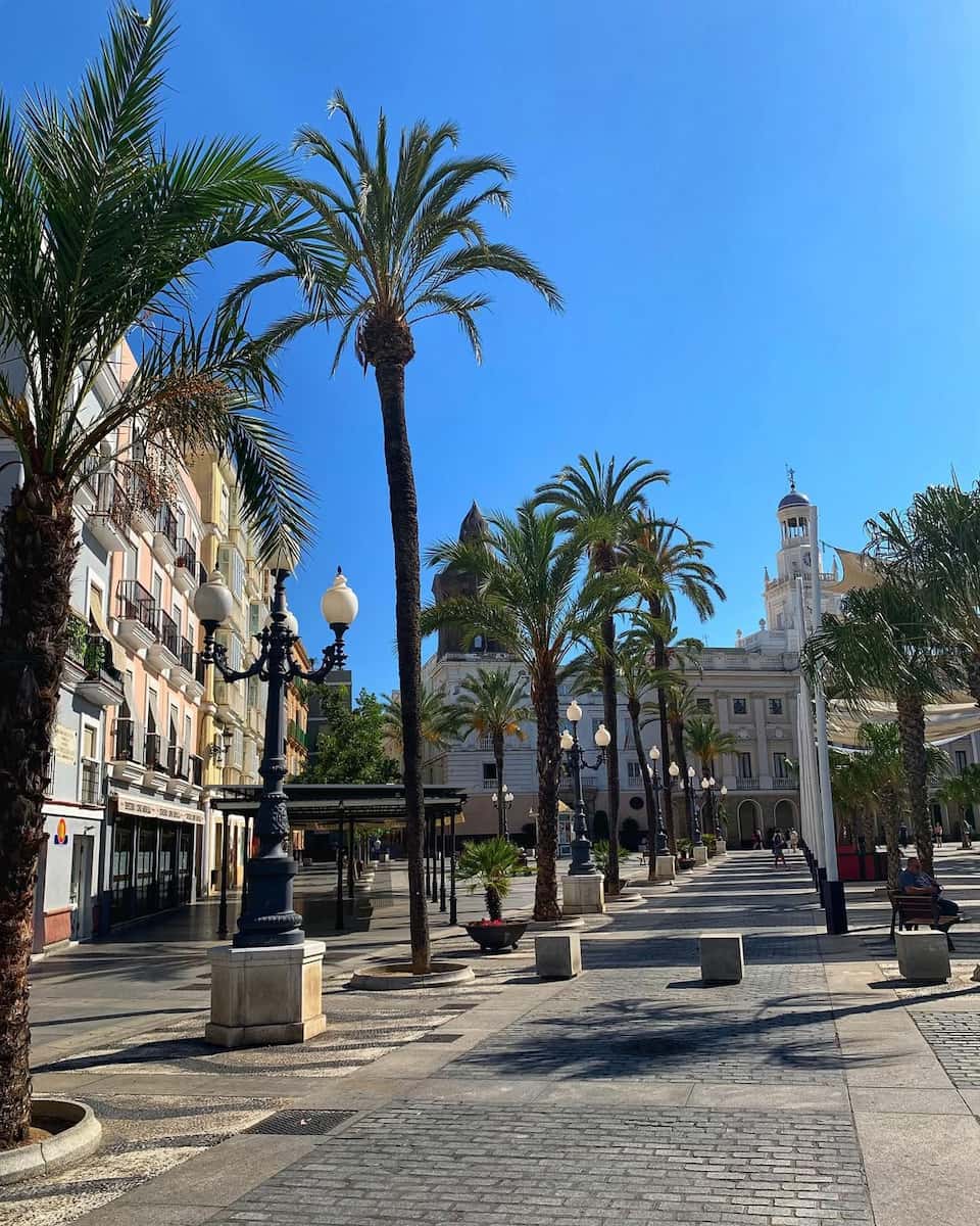 Plaza de San Juan de Dios Plaza de San Juan de Dios