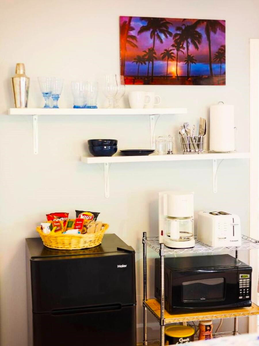 The Blue Door Inn, Lauderdale-by-the-Sea The Blue Door Inn, Lauderdale-by-the-Sea