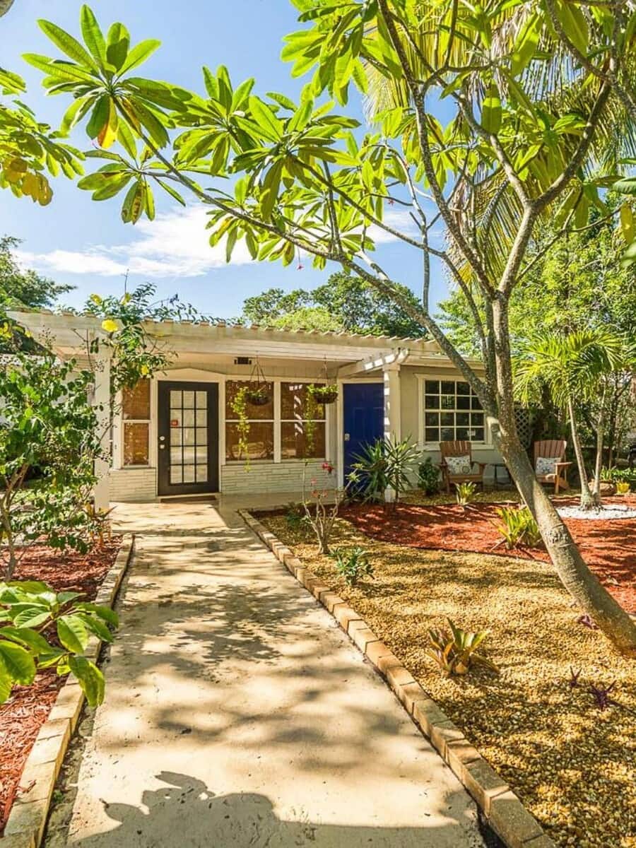 The Blue Door Inn, Lauderdale-by-the-Sea The Blue Door Inn, Lauderdale-by-the-Sea