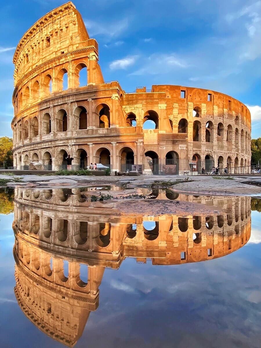 Colosseum, Italy Colosseum, Italy