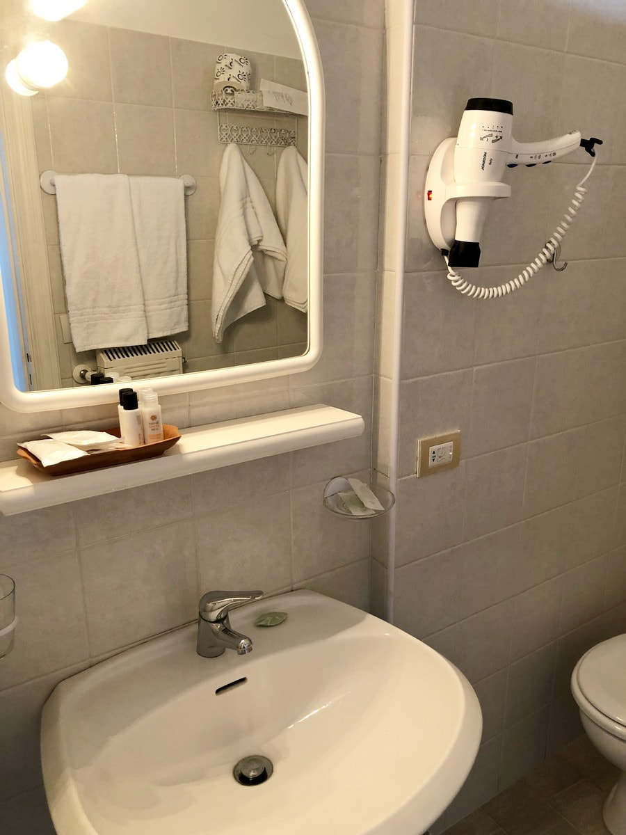 HOTEL ZI'NTONIO HOTEL ZI'NTONIO