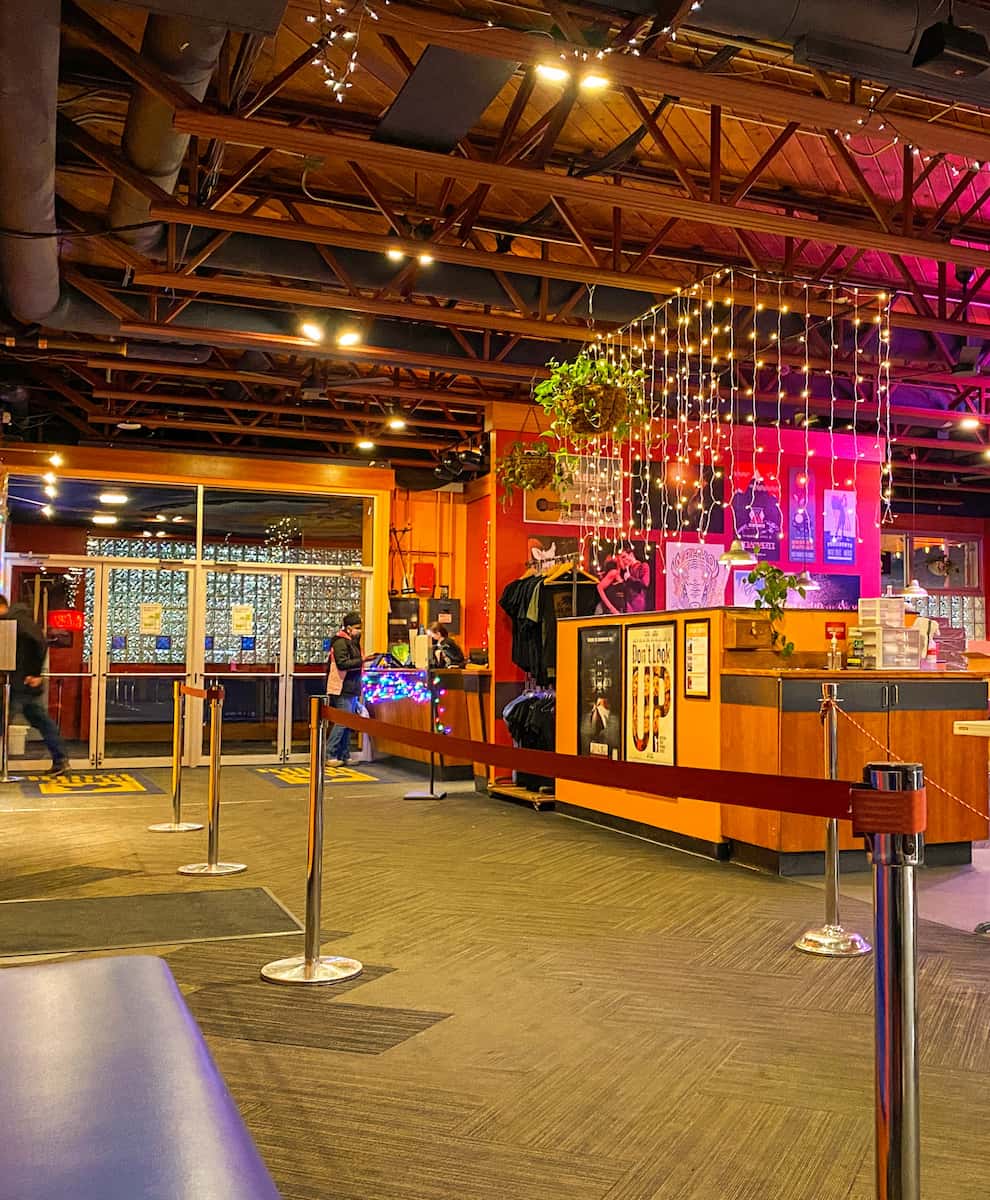 Bear Tooth Theatrepub, Alaska Bear Tooth Theatrepub, Alaska