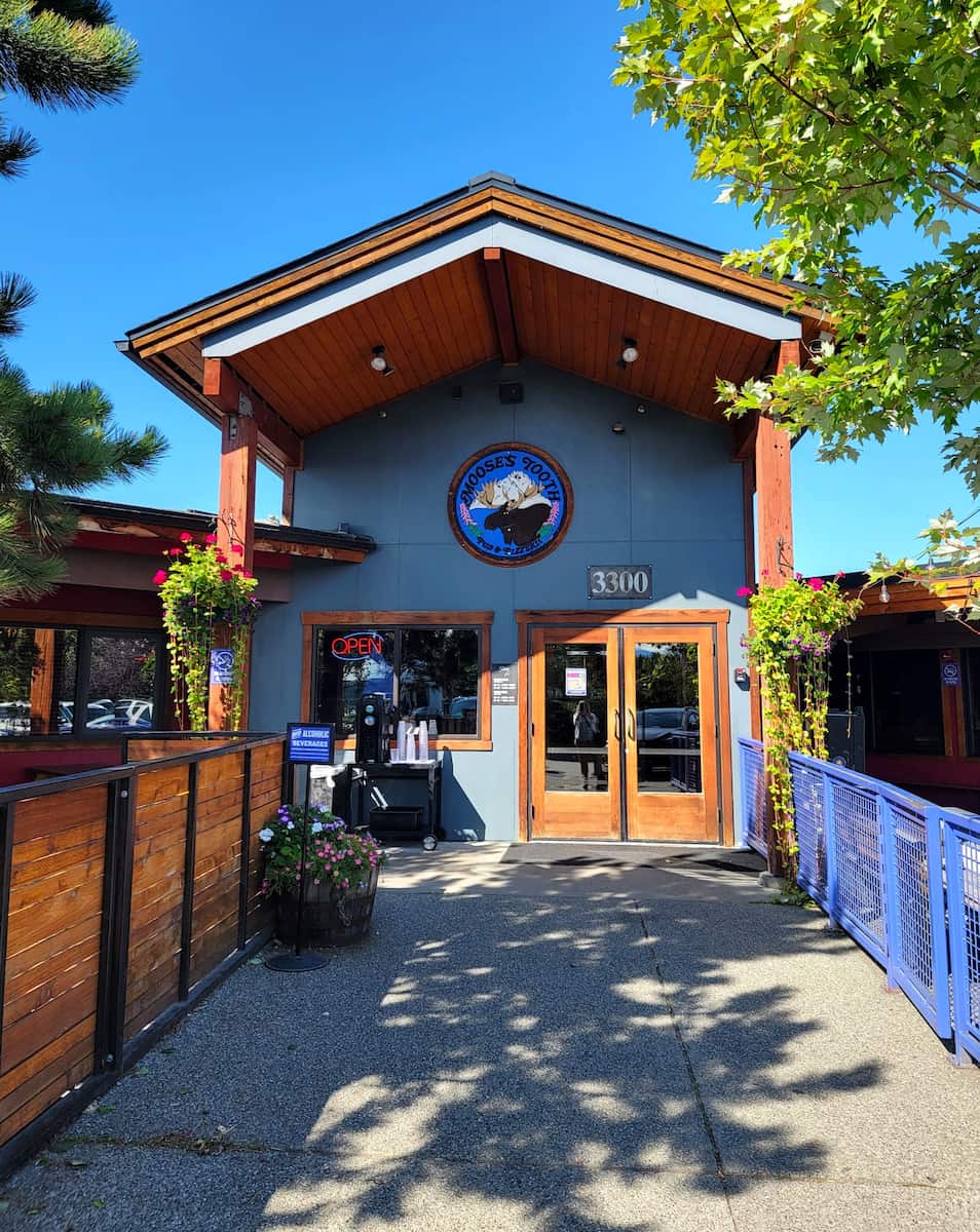 Moose's Tooth Pub and Pizzeria, Alaska Moose's Tooth Pub and Pizzeria, Alaska