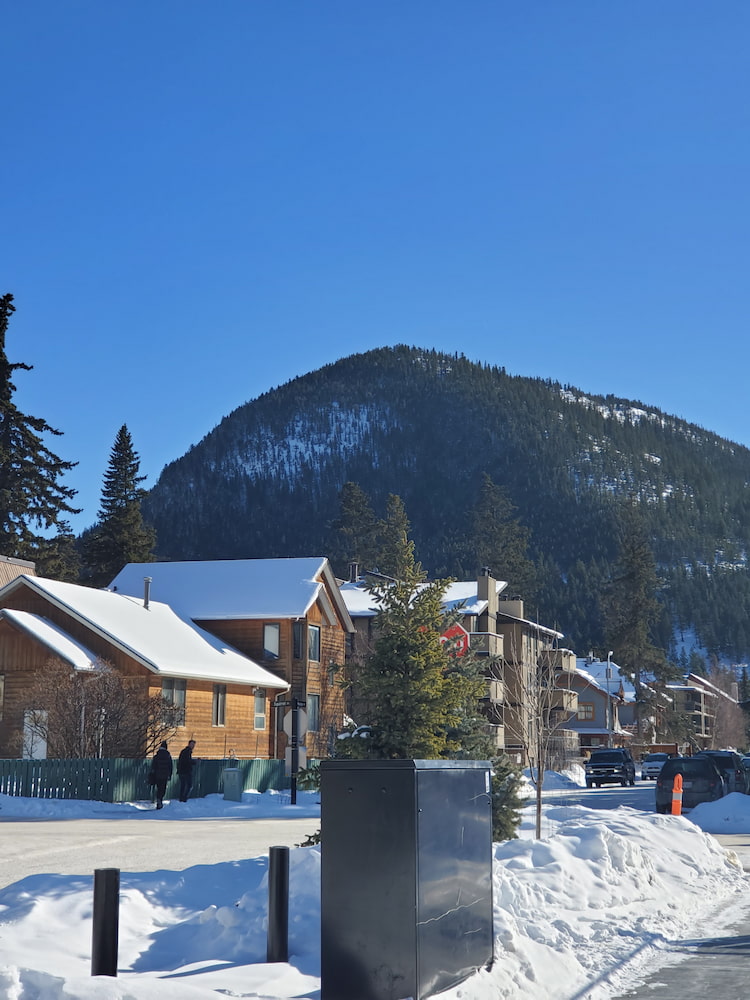 Tunnel Mountain Area Tunnel Mountain Area