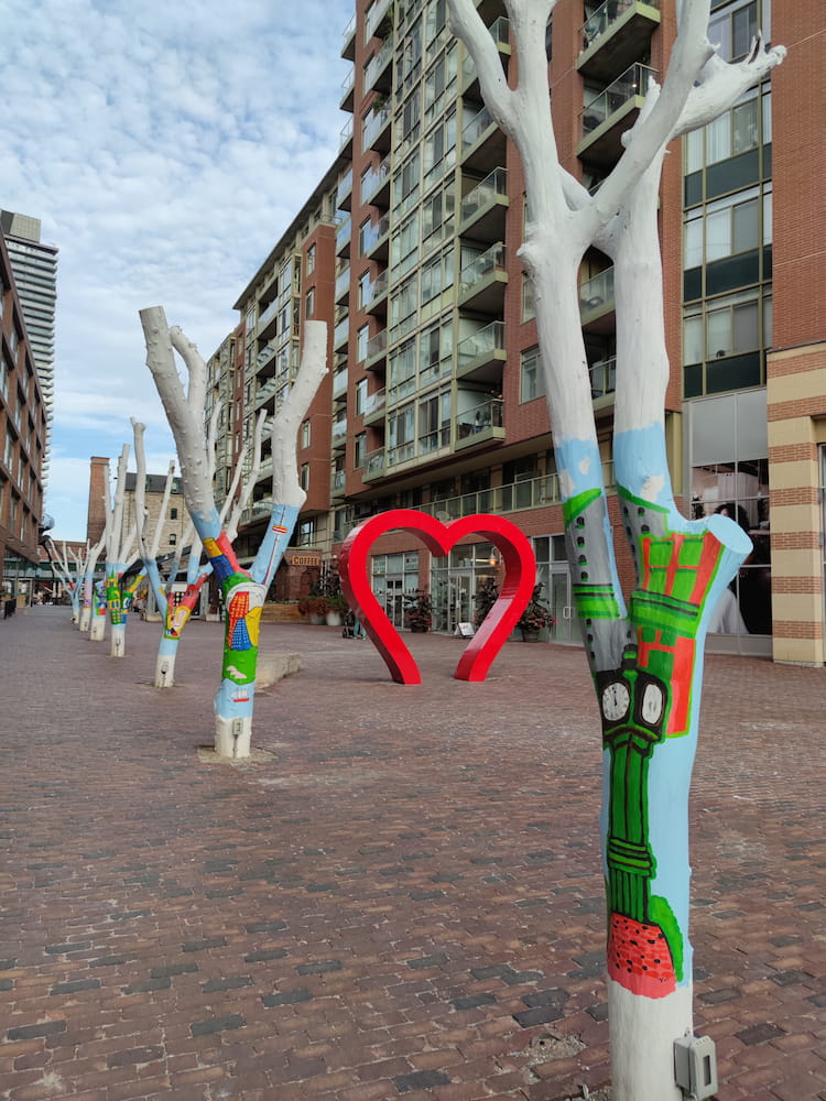 Harbourfront & Distillery District Harbourfront & Distillery District