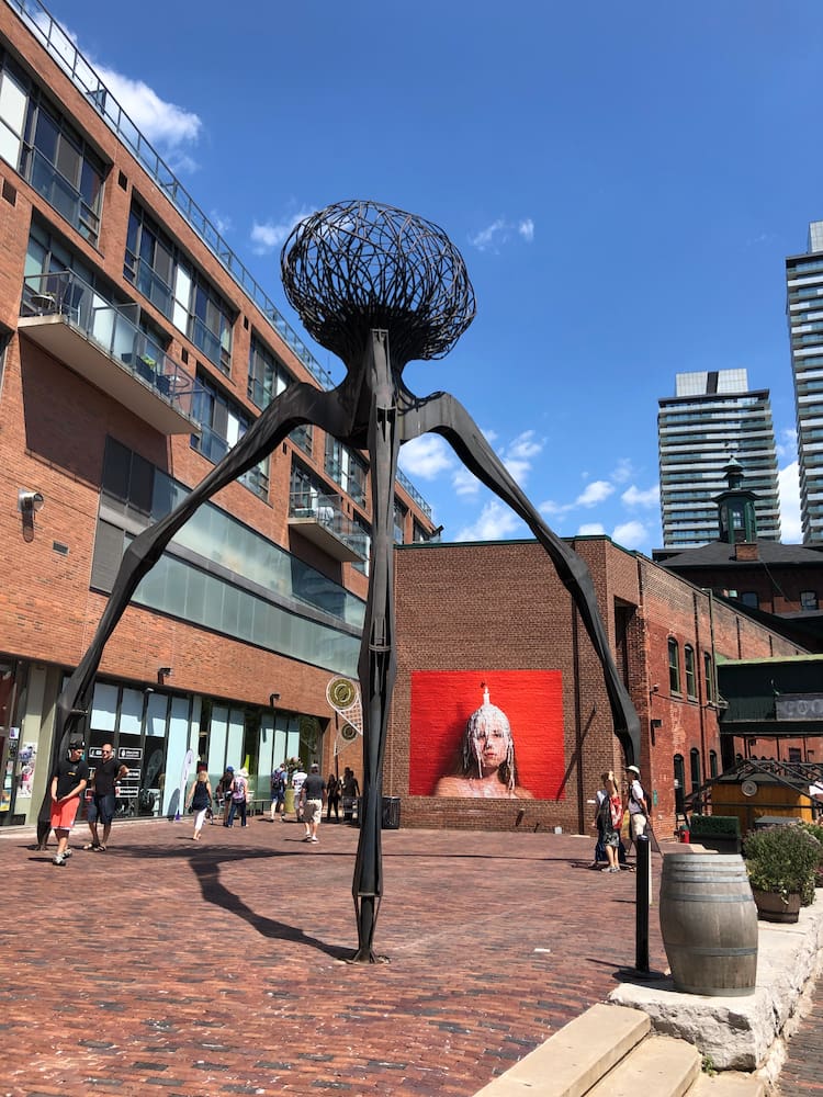 Harbourfront & Distillery District Harbourfront & Distillery District