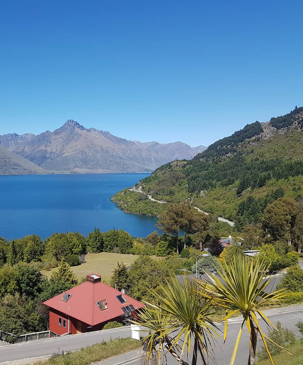 Sunshine Bay, Queenstown Sunshine Bay, Queenstown
