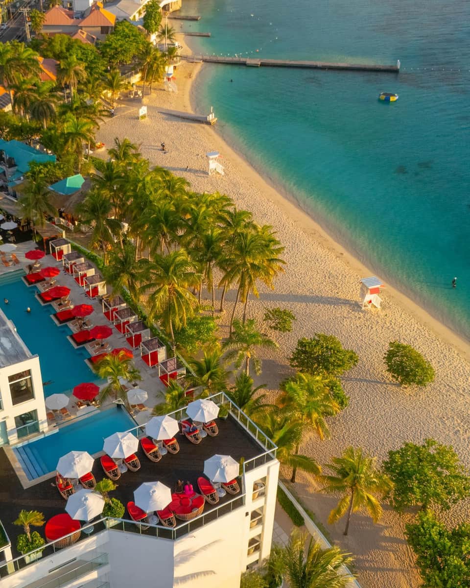 Doctors Cave Beach, Montego Bay Doctors Cave Beach, Montego Bay