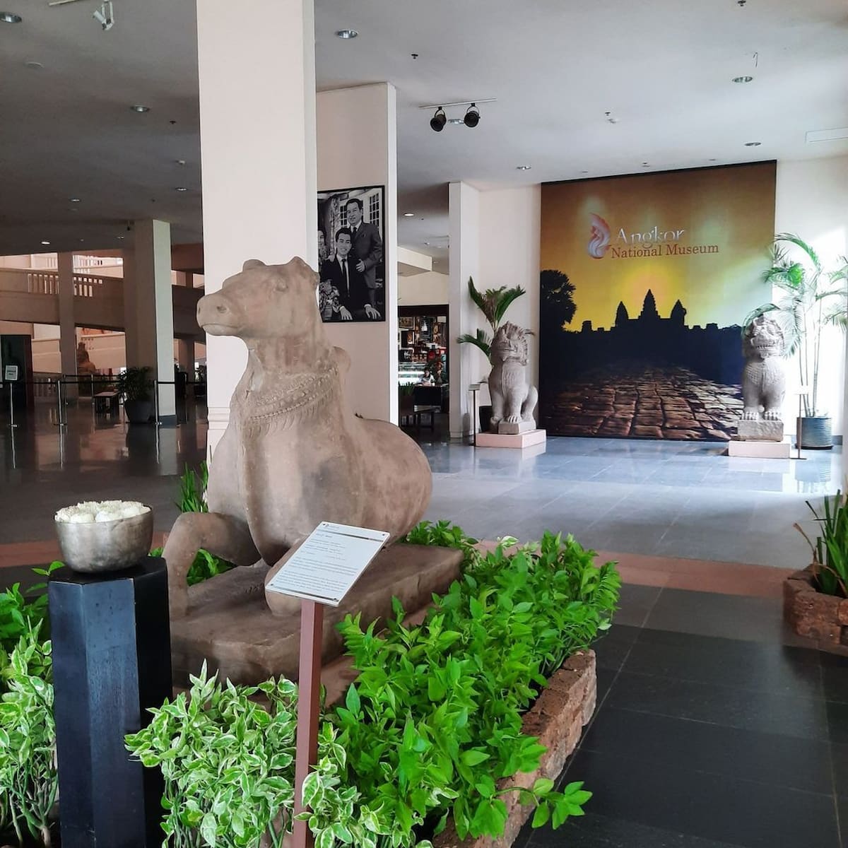 Siem Reap: Charles de Gaulle Boulevard Siem Reap: Charles de Gaulle Boulevard