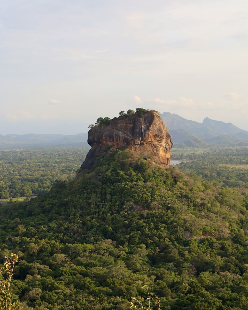 Sigiriya Rock Fortress, Sri Lanka Sigiriya Rock Fortress, Sri Lanka