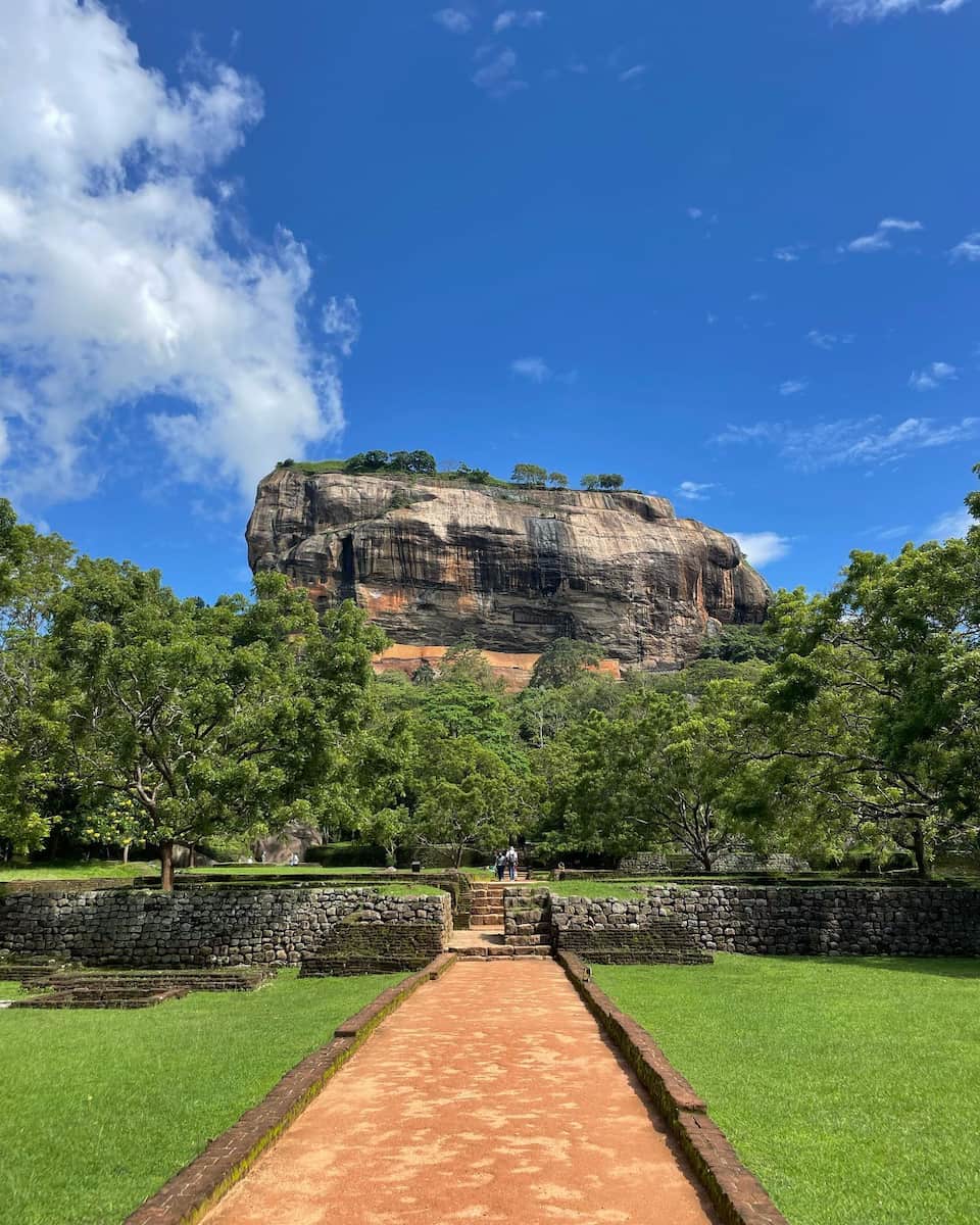 Sigiriya Rock Fortress, Sri Lanka Sigiriya Rock Fortress, Sri Lanka