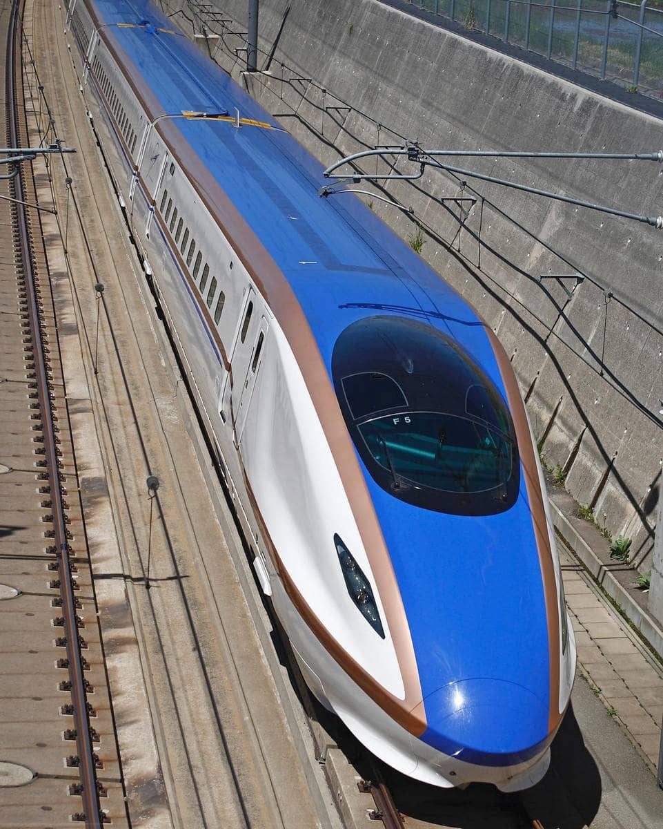 The high-speed Hokuriku Shinkansen, Japan The high-speed Hokuriku Shinkansen, Japan