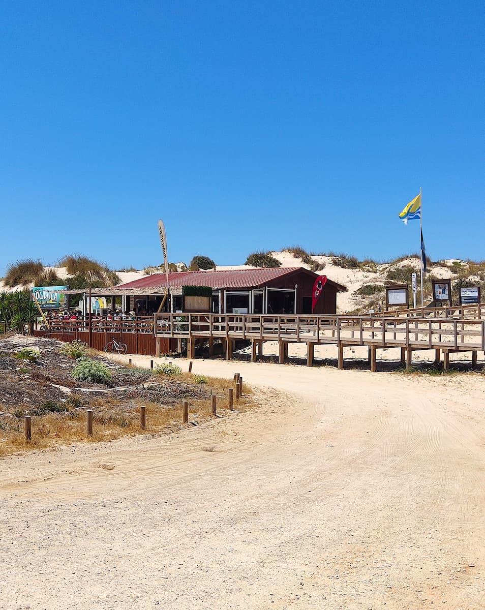 Cova da Alfarroba beach, Portugal Cova da Alfarroba beach, Portugal