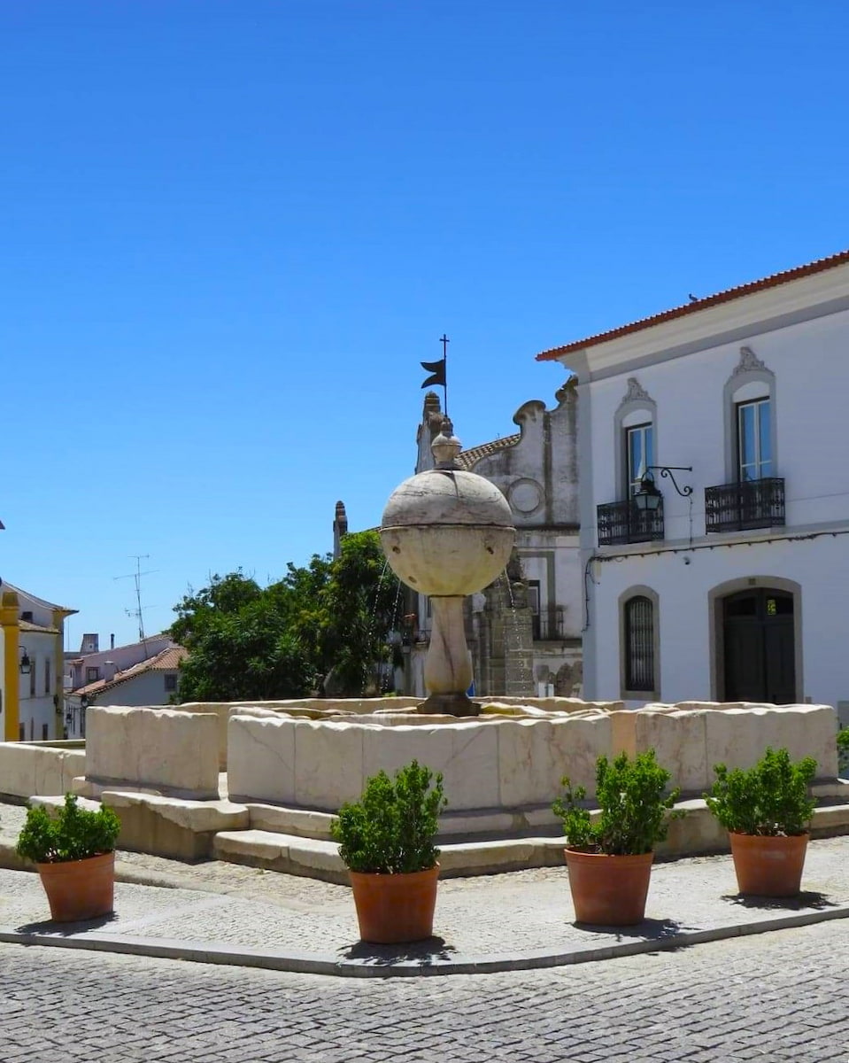 Giraldo Square, Evora Giraldo Square, Evora