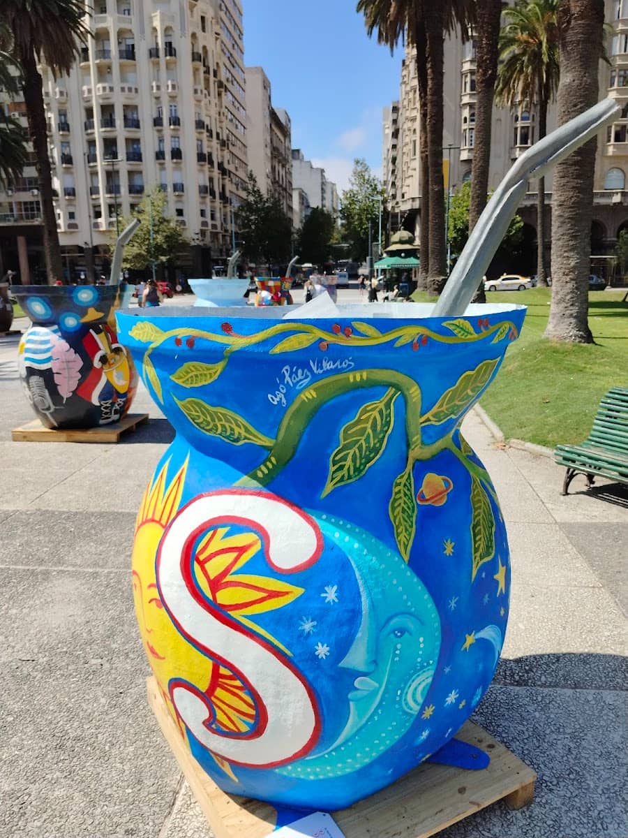 Independence Square, Montevideo, Uruguay Independence Square, Montevideo, Uruguay