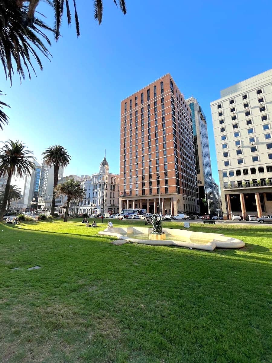 Independence Square, Montevideo, Uruguay Independence Square, Montevideo, Uruguay