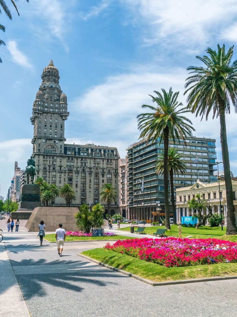 Independence Square, Montevideo, Uruguay Independence Square, Montevideo, Uruguay