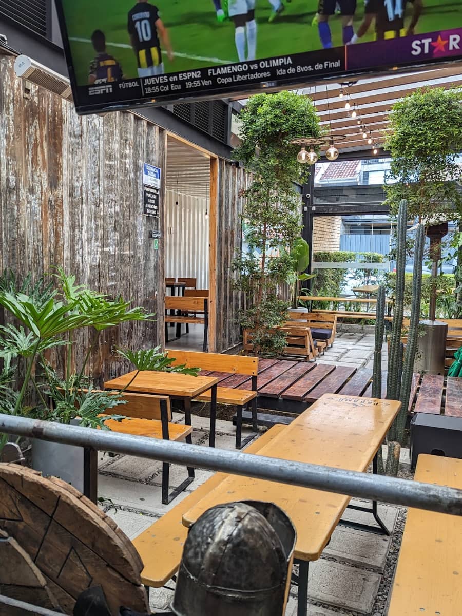 Lacraft Beer Garden, Cuenca, Ecuador Lacraft Beer Garden, Cuenca, Ecuador