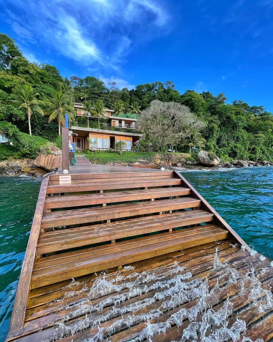 Praia de AraƧatiba, Ilha Grande Praia de AraƧatiba, Ilha Grande