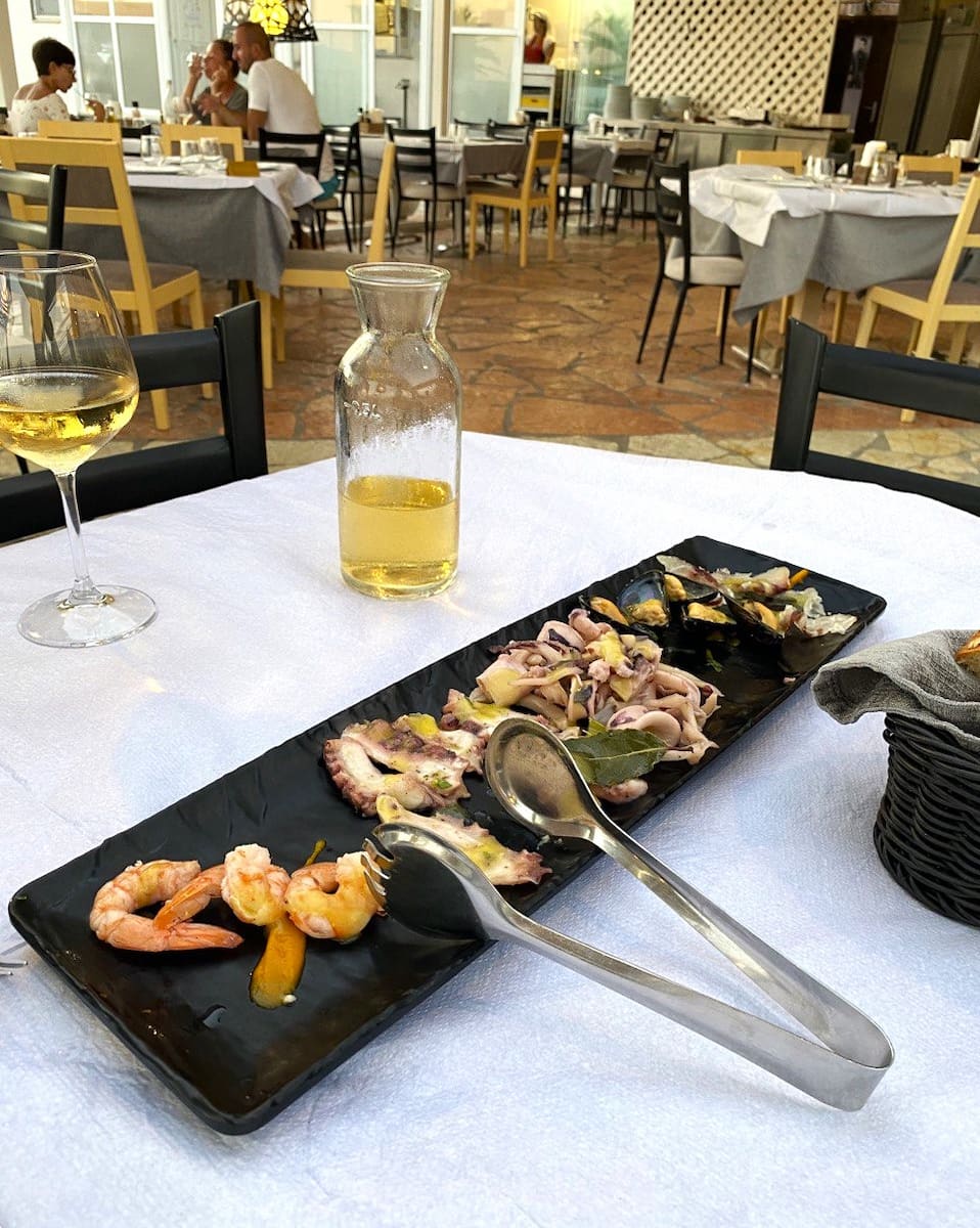 Restaurant Limani, Albania Restaurant Limani, Albania