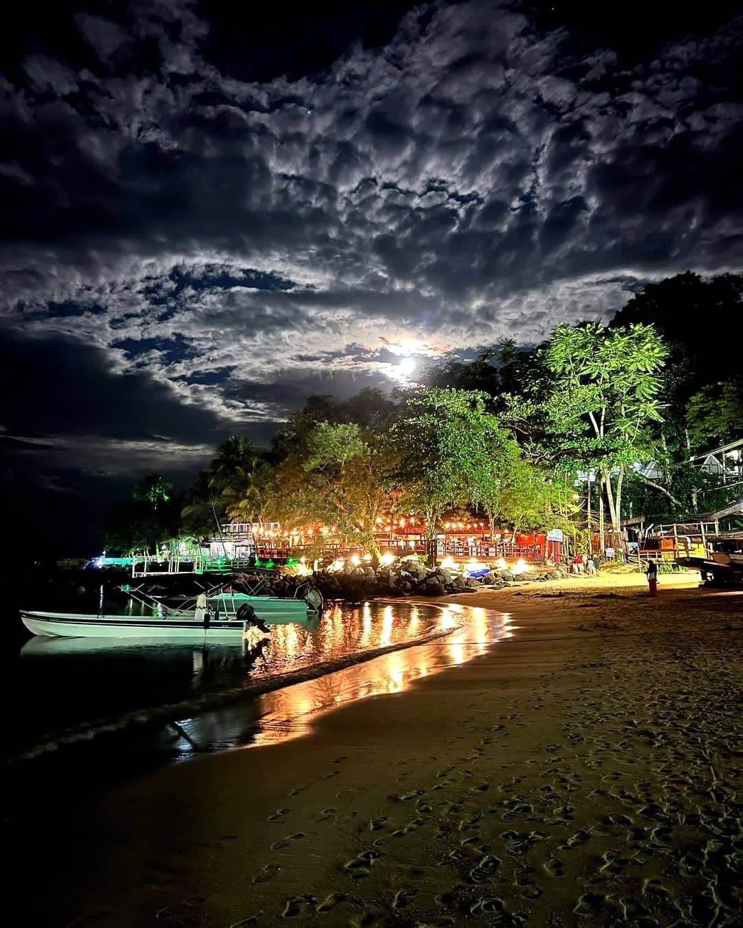 Vila do Abraão Nightlife, Ilha Grande Vila do Abraão Nightlife, Ilha Grande